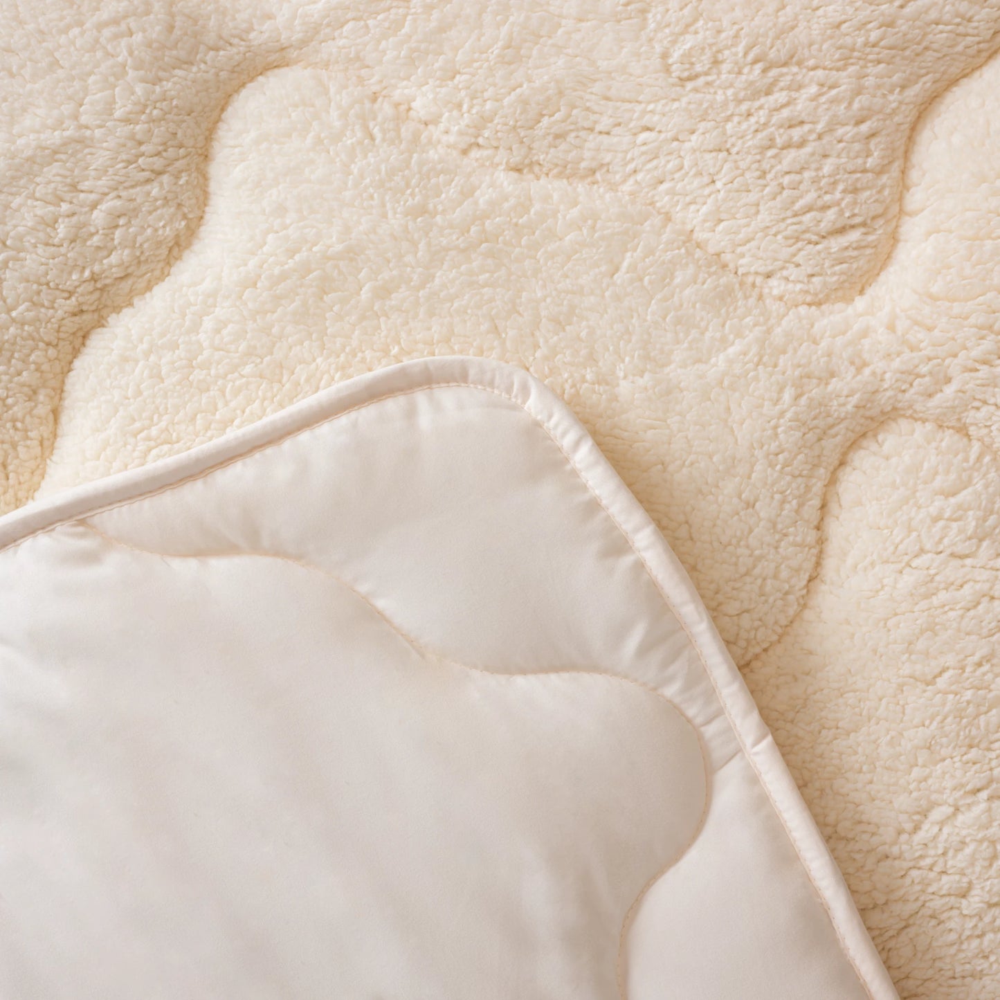 COMFY® Lazy Teddy Dekbed Crème