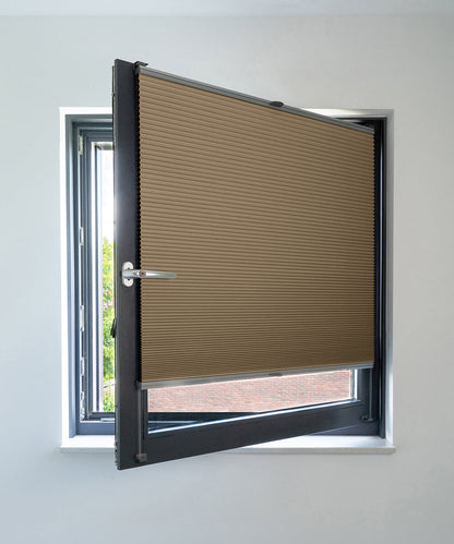 Duette® shades bruin verduisterend - ingespannen TruFit® model - HetBinnenAanzicht